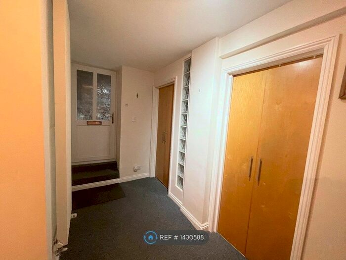 1 Bedroom Flat To Rent In Bath Road, Swindon, SN1