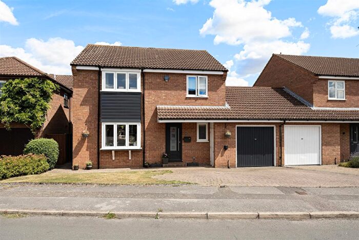 5 Bedroom Detached House For Sale In Crosspaths, Harpenden, AL5