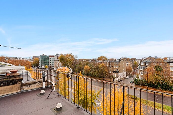2 Bedroom Flat To Rent In West Cromwell Road, Earls Court, SW5