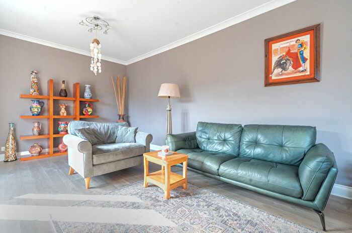 4 Bedroom Detached House For Sale In Great Headland Crescent, Paignton, Devon, TQ3