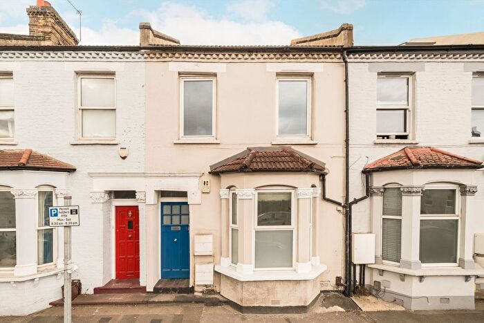 2 Bedroom Flat For Sale In Haydons Road, Wimbledon, SW19