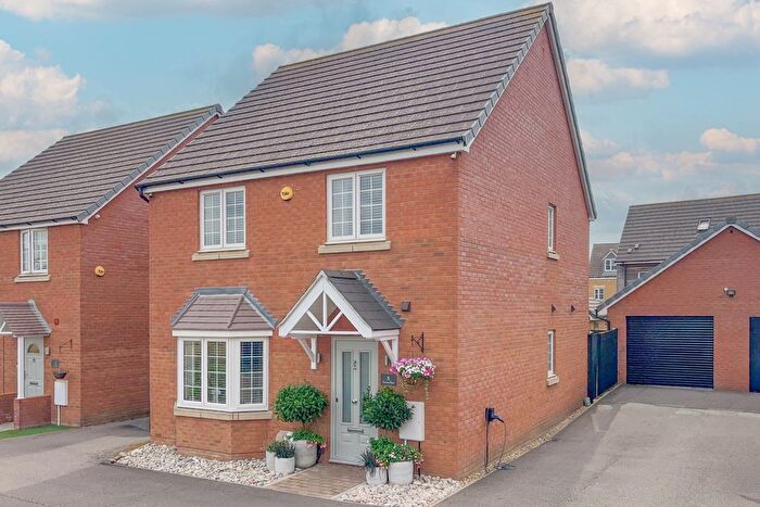 4 Bedroom Detached House For Sale In Aurora Rise, Leighton Buzzard, LU7