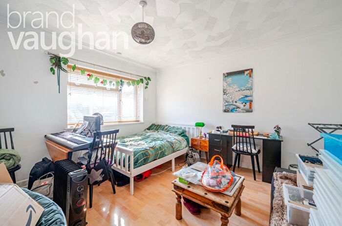 2 Bedroom Flat To Rent In Fernhurst Crescent, Brighton, BN1