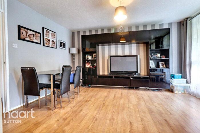 2 Bedroom Maisonette For Sale In Hulverston Close, Sutton, SM2