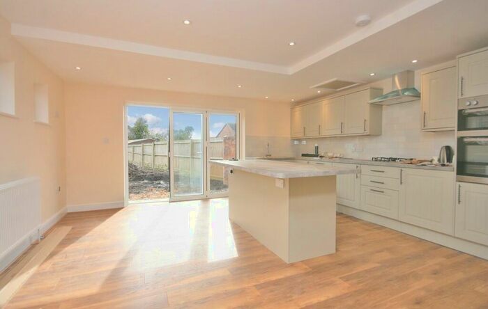 3 Bedroom Semi-Detached House To Rent In Albany Road, Bishops Waltham, SO32