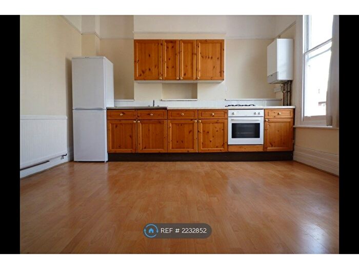 1 Bedroom Flat To Rent In Norwood Road, London, SE24