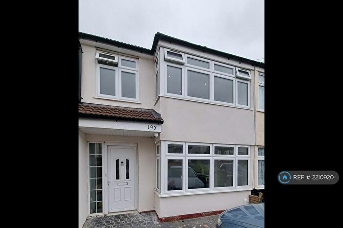 4 Bedroom Terraced House To Rent In Gorseway, Romford, RM7