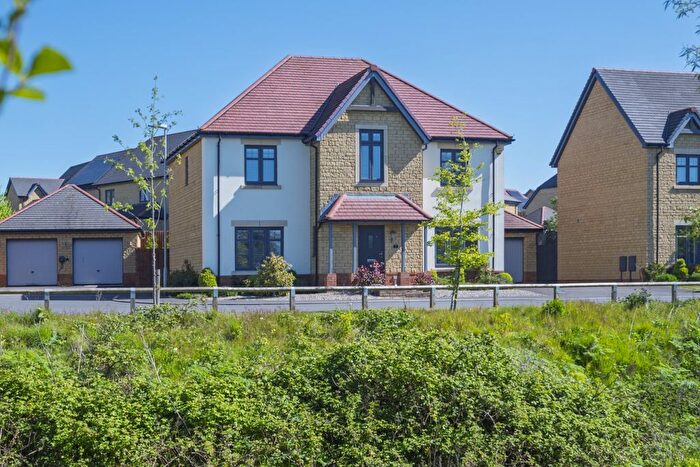 5 Bedroom Detached House For Sale In Topaz Close, Swindon, SN25