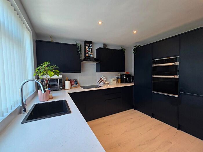3 Bedroom Semi-Detached House For Sale In Wakering Road, Shoeburyness, SS3