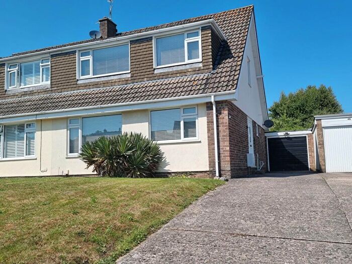 3 Bedroom Semi-Detached House To Rent In Broxburn Road, Warminster, BA12