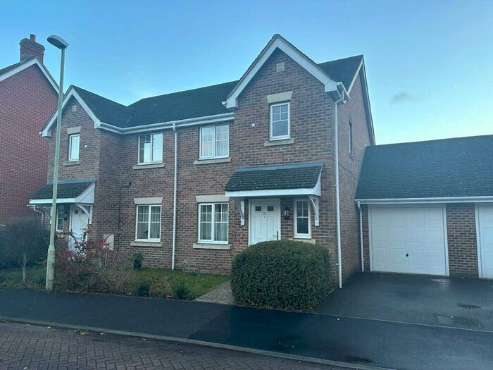 3 Bedroom Semi-Detached House To Rent In St. Swithins Road, Fleet, Hampshire, GU51