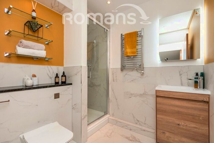 1 Bedroom Flat To Rent In Green Lane, Bagshot, GU19