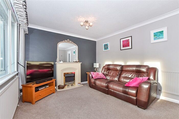 4 Bedroom Detached House For Sale In Hornbeam Close, Paddock Wood, Tonbridge, Kent, TN12