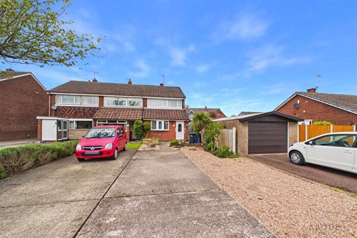 3 Bedroom House For Sale In Hurst Drive, Stretton, Burton-On-Trent, DE13