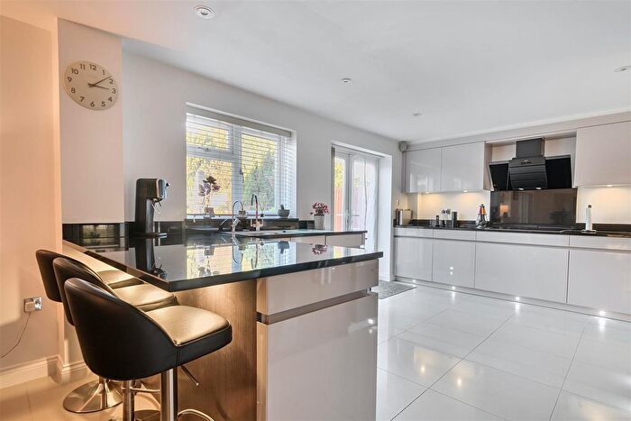 4 Bedroom Detached House For Sale In Fort Road, Gosport, PO12