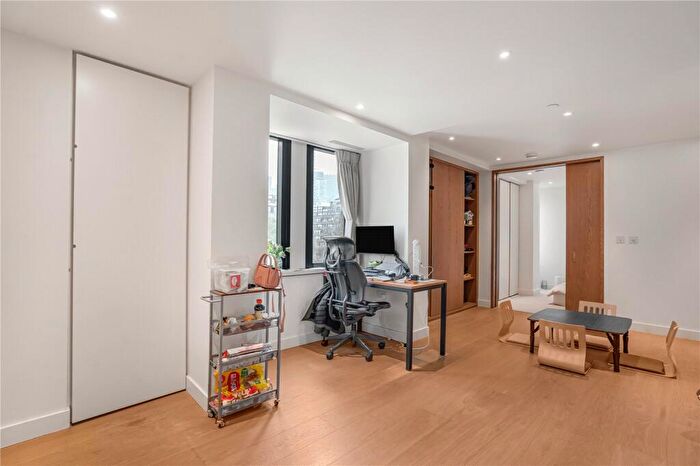 1 Bedroom Apartment For Sale In Fann Street, London, EC2Y