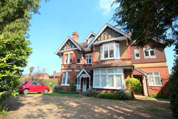 2 Bedroom Flat To Rent In Pit Farm Road, Guildford, GU1