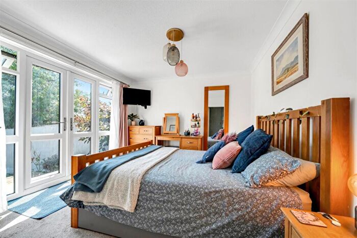 4 Bedroom House For Sale In Newton Manor Close, Swanage, BH19 - Photo 3
