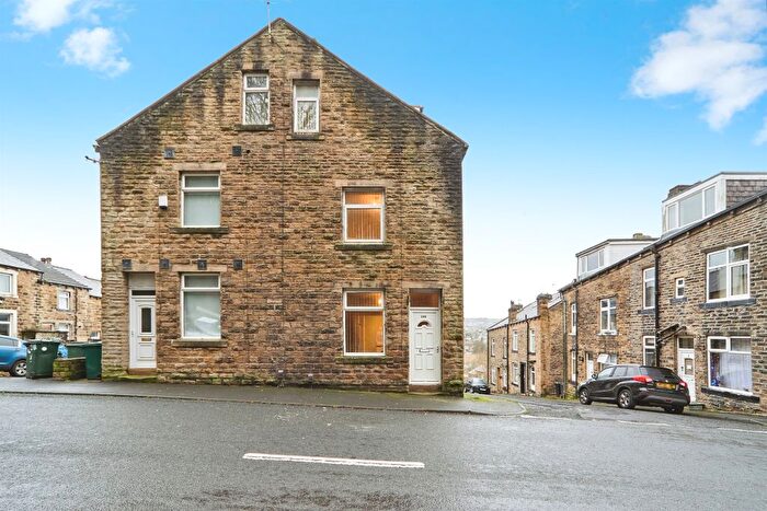 2 Bedroom End Terrace House For Sale In Hainworth Wood Road, Keighley, BD21