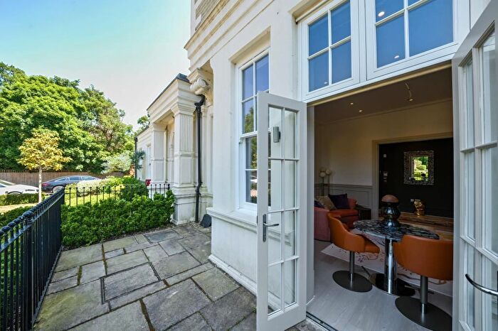 1 Bedroom Flat To Rent In Barrons Chase, Petersham/Richmond, TW10