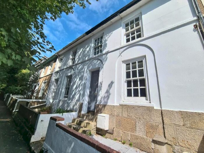 2 Bedroom Flat To Rent In Cornwall Terrace, Penzance, TR18
