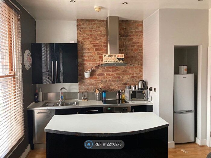 1 Bedroom Flat To Rent In Shaw Road, Stockport, SK4