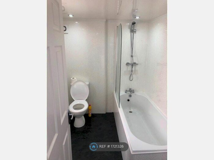 2 Bedroom End Of Terrace House To Rent In East Moor Road, Sunderland, SR4