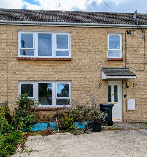 2 Bedroom Flat To Rent In Thurlocks, Yeovil, BA22