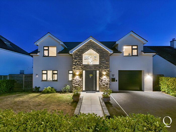 4 Bedroom Detached House For Sale In Corfe View Road, Corfe Mullen, BH21
