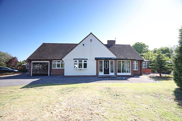 3 Bedroom Detached Bungalow For Sale In Roe Lane, Westlands, ST5