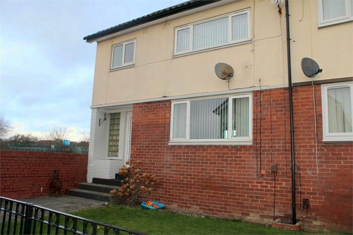 3 Bedroom End Of Terrace House To Rent In Longstone Square, Newcastle Upon Tyne, NE5