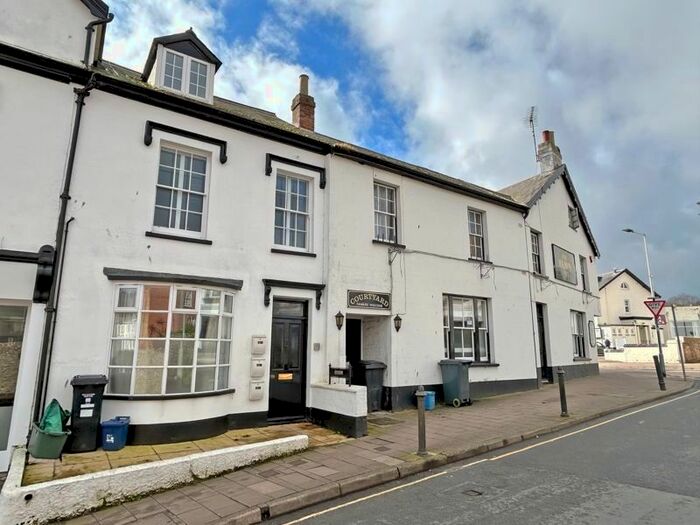 2 Bedroom Flat To Rent In Salcombe Road, Sidmouth, EX10