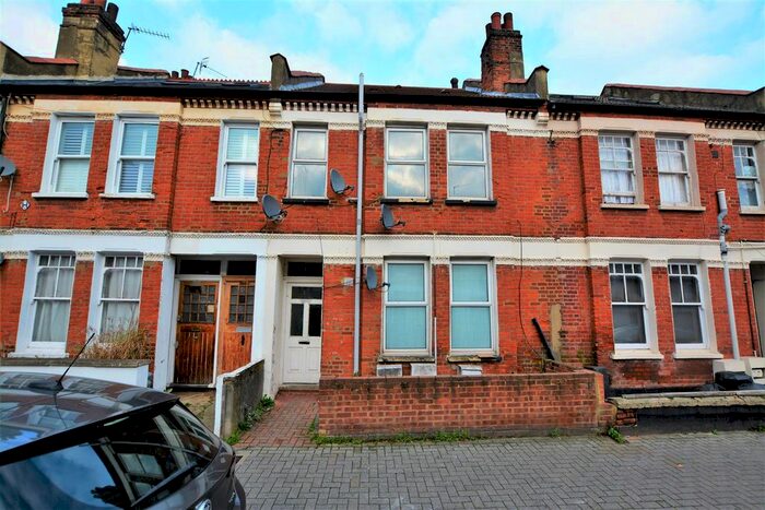 1 Bedroom Flat To Rent In Coverton Road, London, SW17