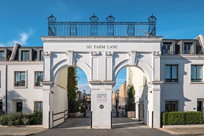 4 Bedroom Terraced House For Sale In Rainsborough Square, London, SW6