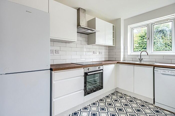 1 Bedroom Flat To Rent In Flanders Court, Luther King Close, Walthamstow, London, E17