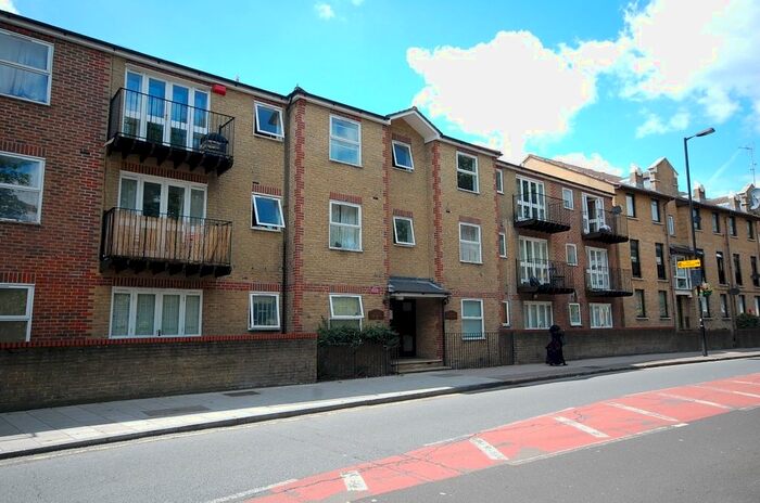 2 Bedroom Flat To Rent In Grange Road, London, SE1