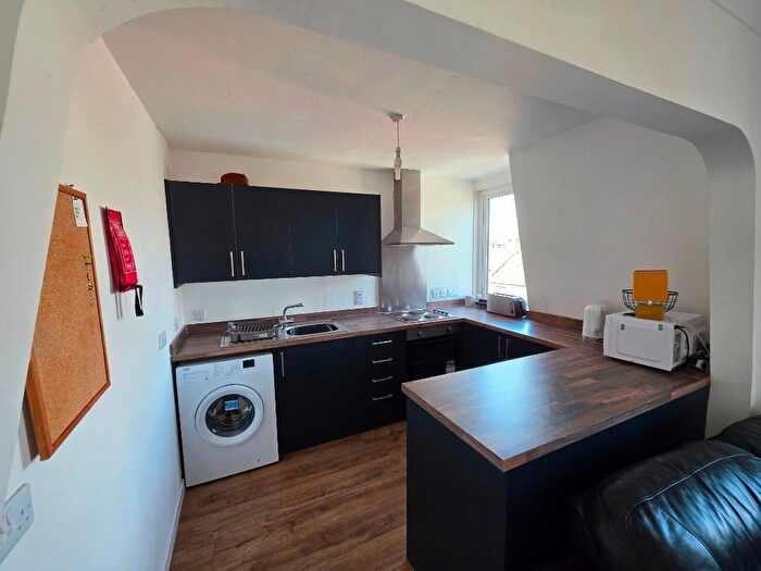 3 Bedroom Flat To Rent In Calsayseat Road, Kittybrewster, Aberdeen, AB25