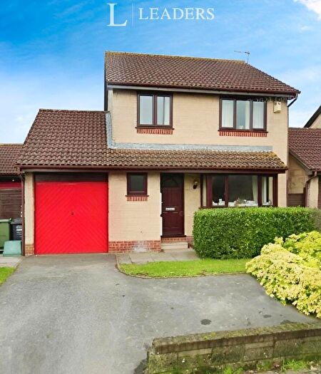 3 Bedroom Detached House To Rent In North End Road, Yatton, BS49