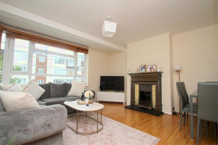 2 Bedroom Flat To Rent In Eversley Park Road, Winchmore Hill, N21
