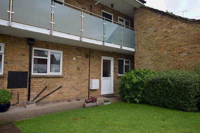 1 Bedroom Property To Rent In Grove Road Harpenden, AL5