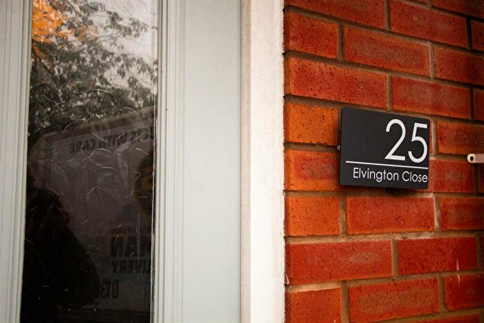 3 Bedroom Town House For Sale In Elvington Close, Congleton, Cheshire, CW12