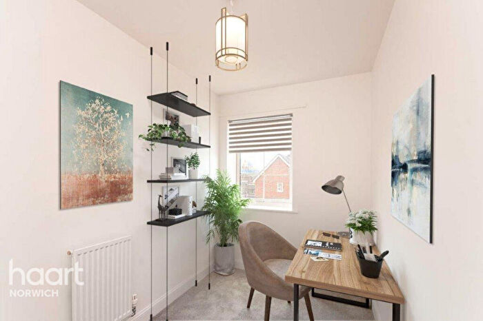 3 Bedroom Semi-Detached House For Sale In Markham Mews, Cringleford, Norwich, NR4
