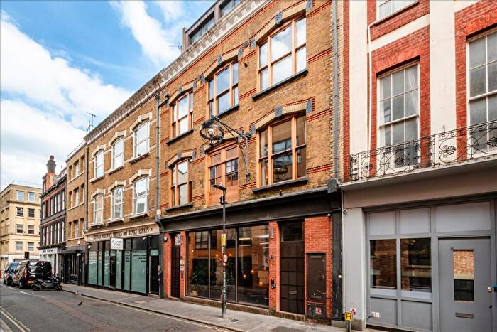 2 Bedroom Apartment For Sale In Hatton Wall, Clerkenwell, EC1N - Photo 4