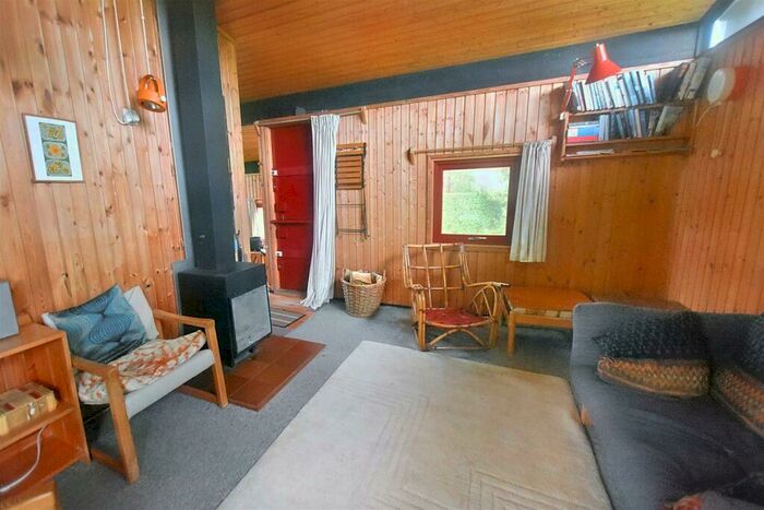 2 Bedroom Chalet For Sale In Bier Wood, Manorbier, Tenby, SA70