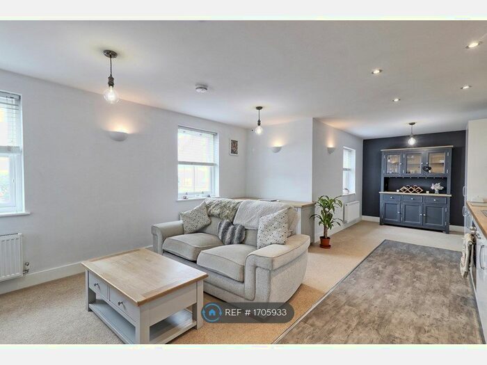 1 Bedroom Flat To Rent In Lyttleton House, Chelmsford, CM1