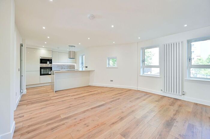 2 Bedroom Flat To Rent In Old Jamaica Road, Bermondsey, London, SE16