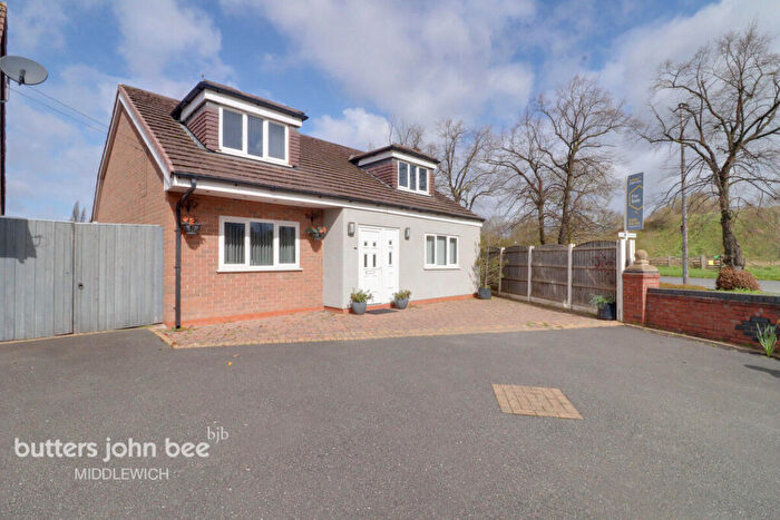 3 Bedroom Detached Bungalow For Sale In Long Lane South, Middlewich, CW10