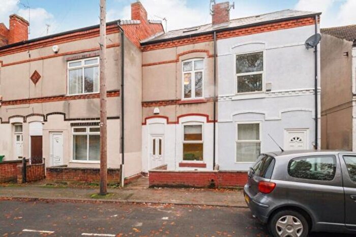 2 Bedroom House To Rent In Dunkirk Road, Nottingham, Nottinghamshire, NG7