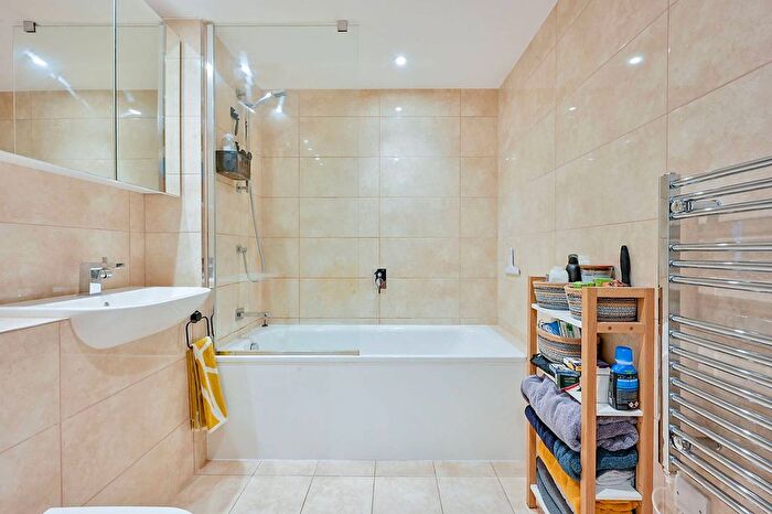 1 Bedroom Flat For Sale In Hoopers Mews, Acton, London, W3