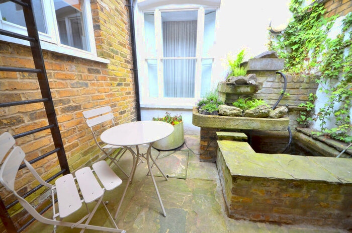 1 Bedroom Apartment To Rent In City Road, Angel, Islington, London, EC1V
